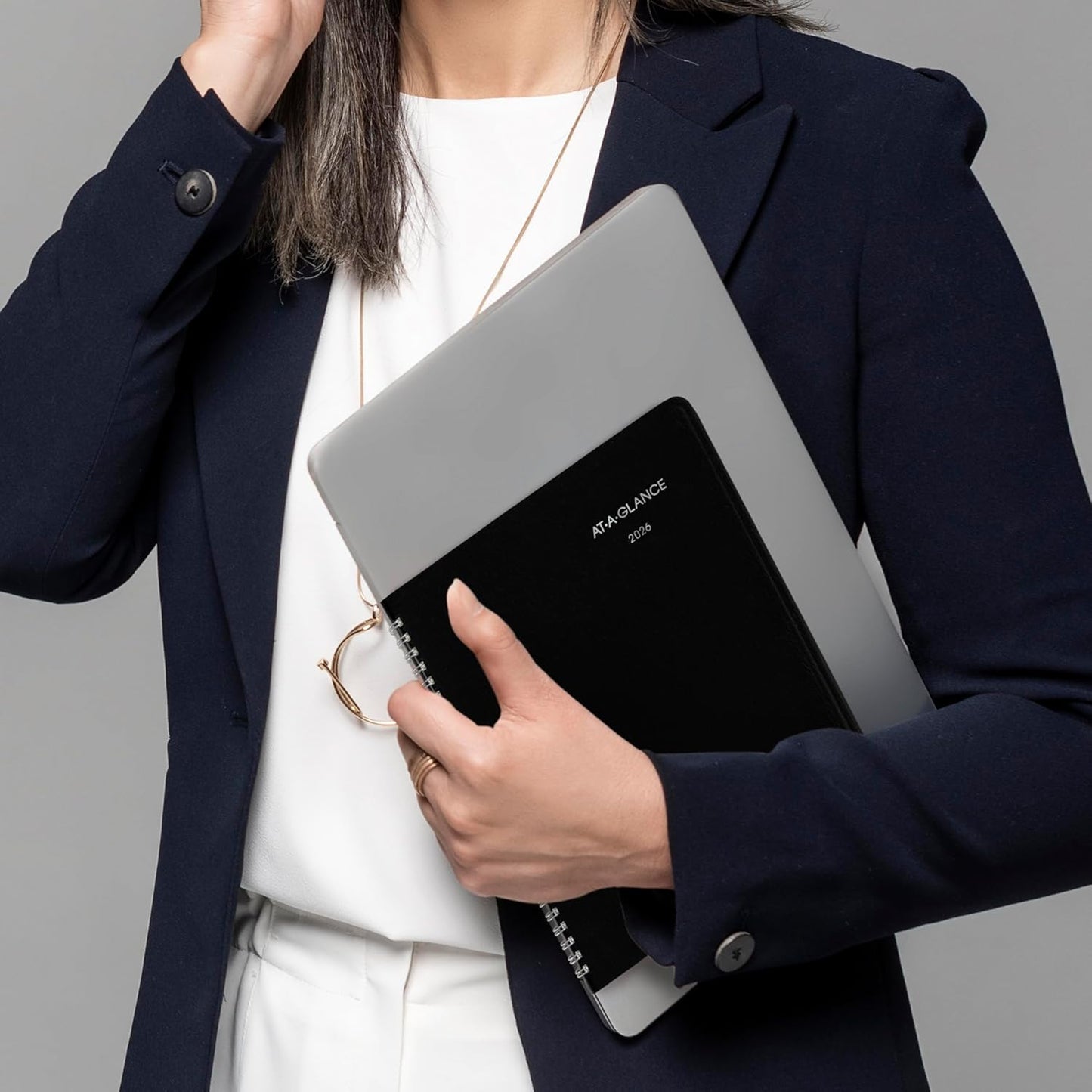 AT-A-GLANCE 2026 Planner, Weekly, 7" x 8-3/4", Medium, Column-Style, DayMinder, Black (G5900026)